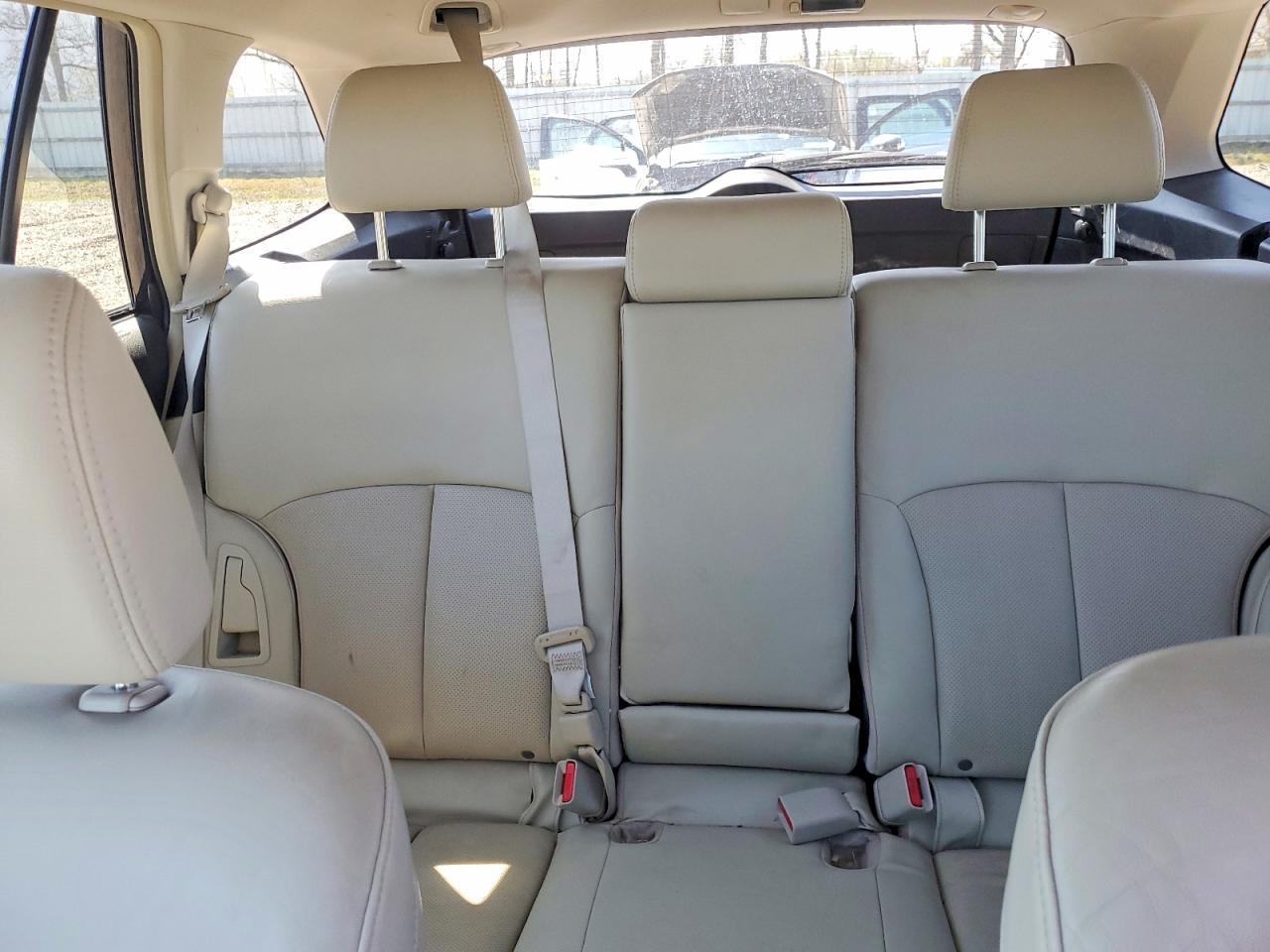 2013 SUBARU Outback