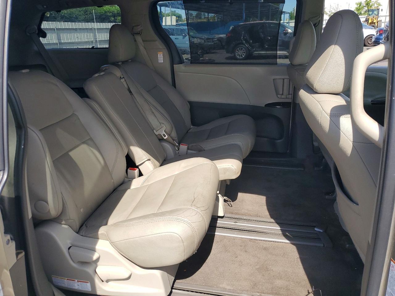 2015 TOYOTA SIENNA
