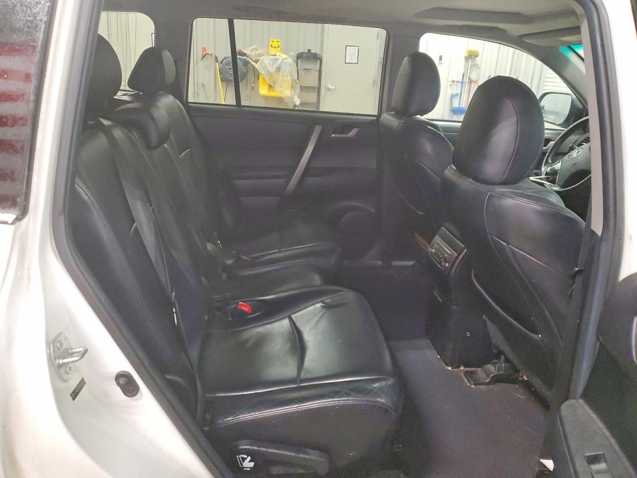 2013 TOYOTA HIGHLANDER