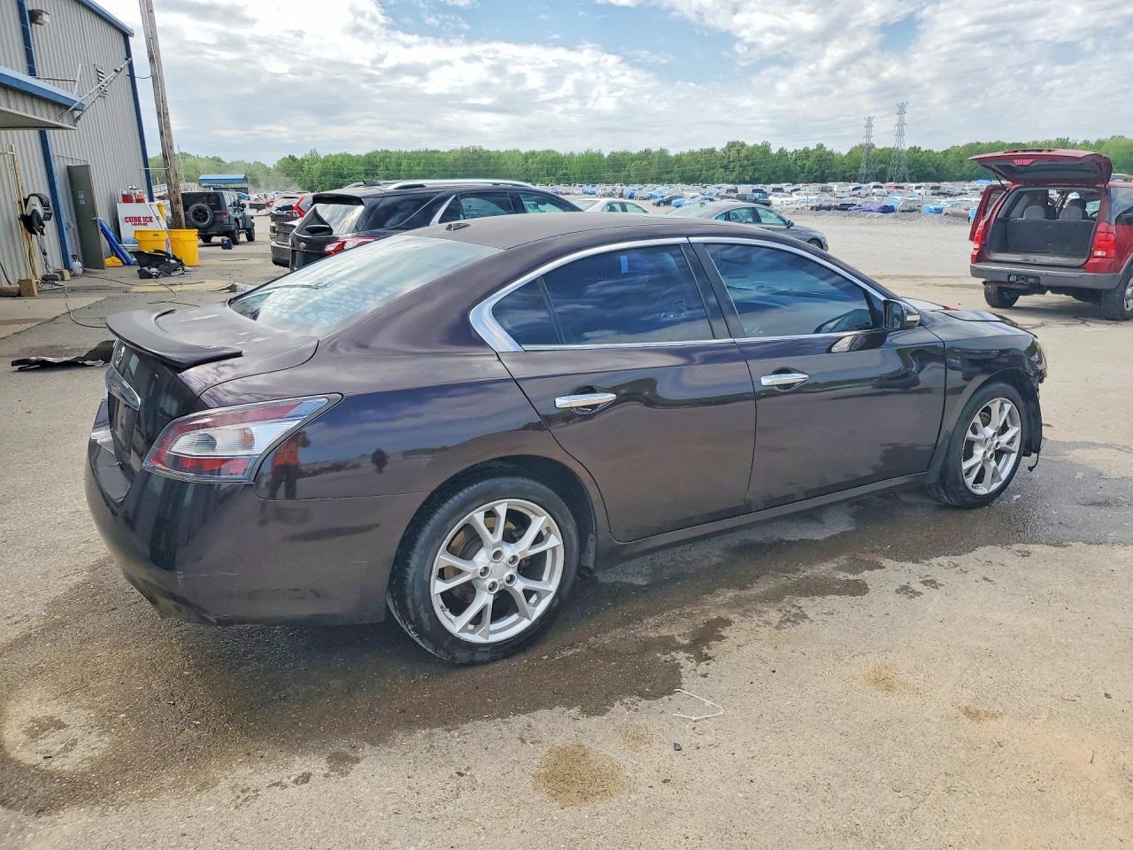 2012 NISSAN Maxima