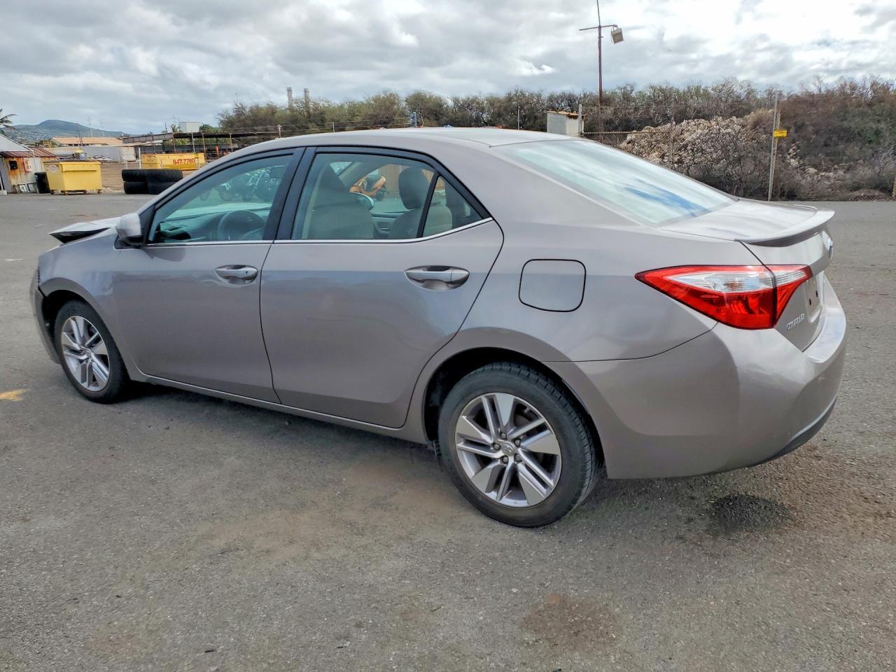 2015 TOYOTA COROLLA