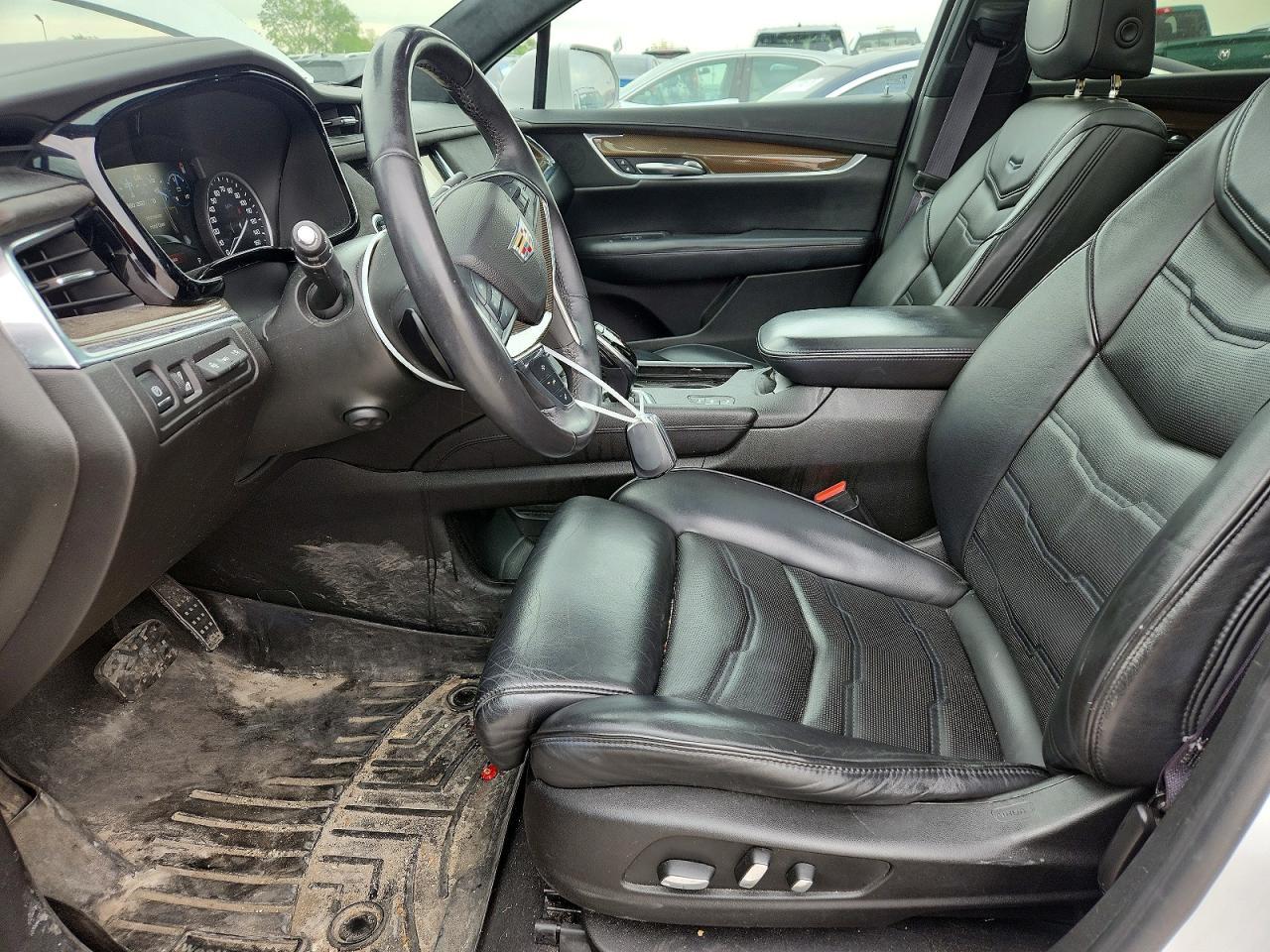 2017 CADILLAC XT5