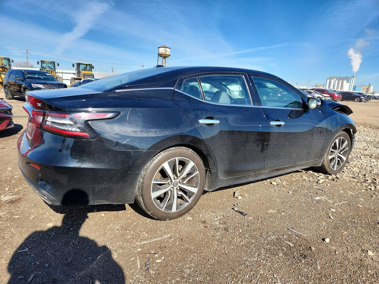 2023 NISSAN Maxima