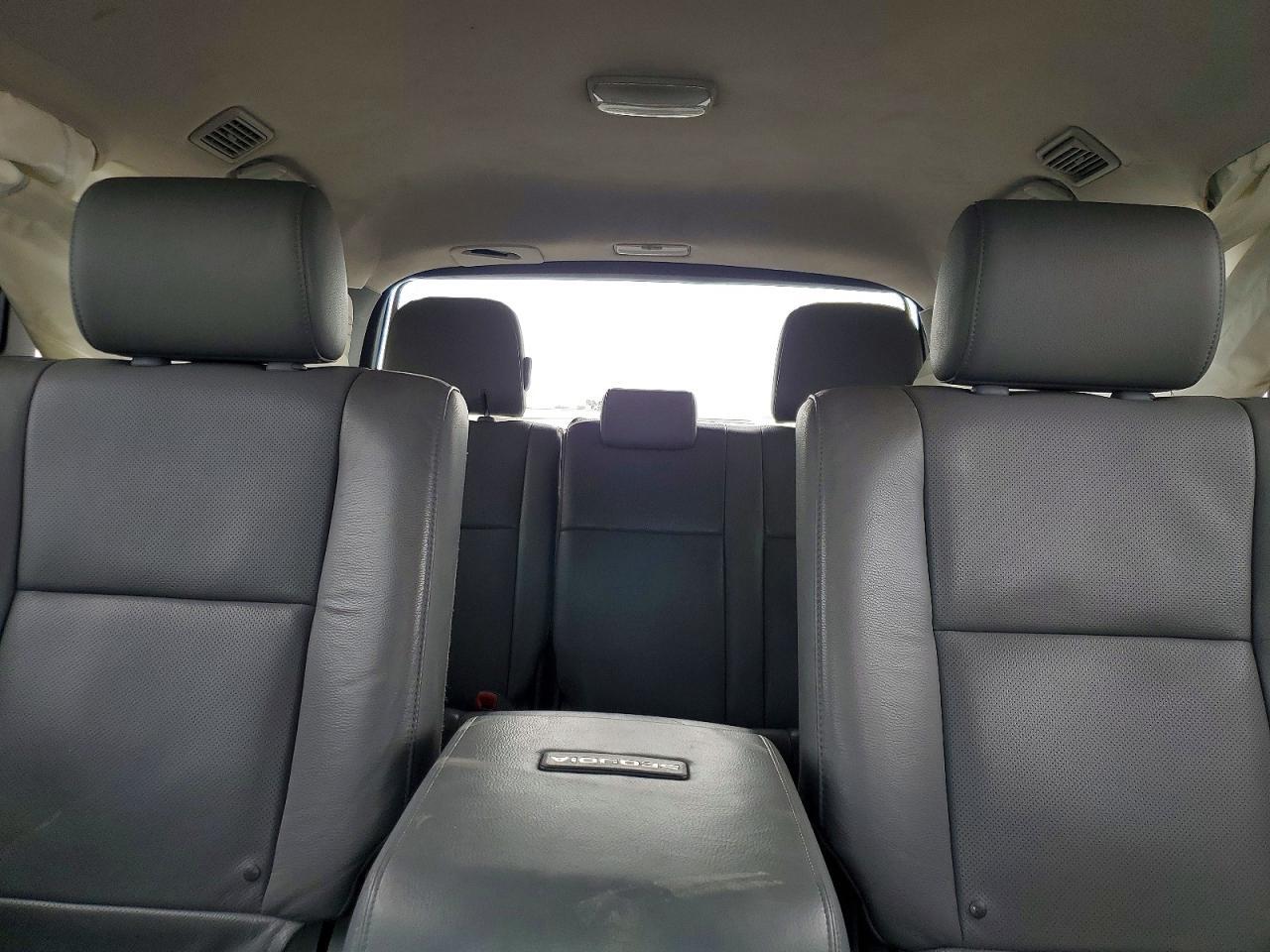 2016 TOYOTA Sequoia