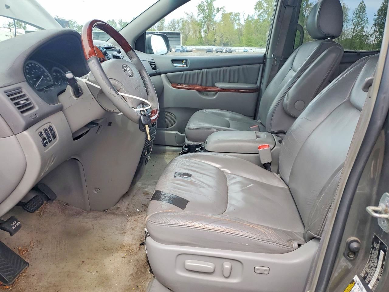 2005 TOYOTA SIENNA