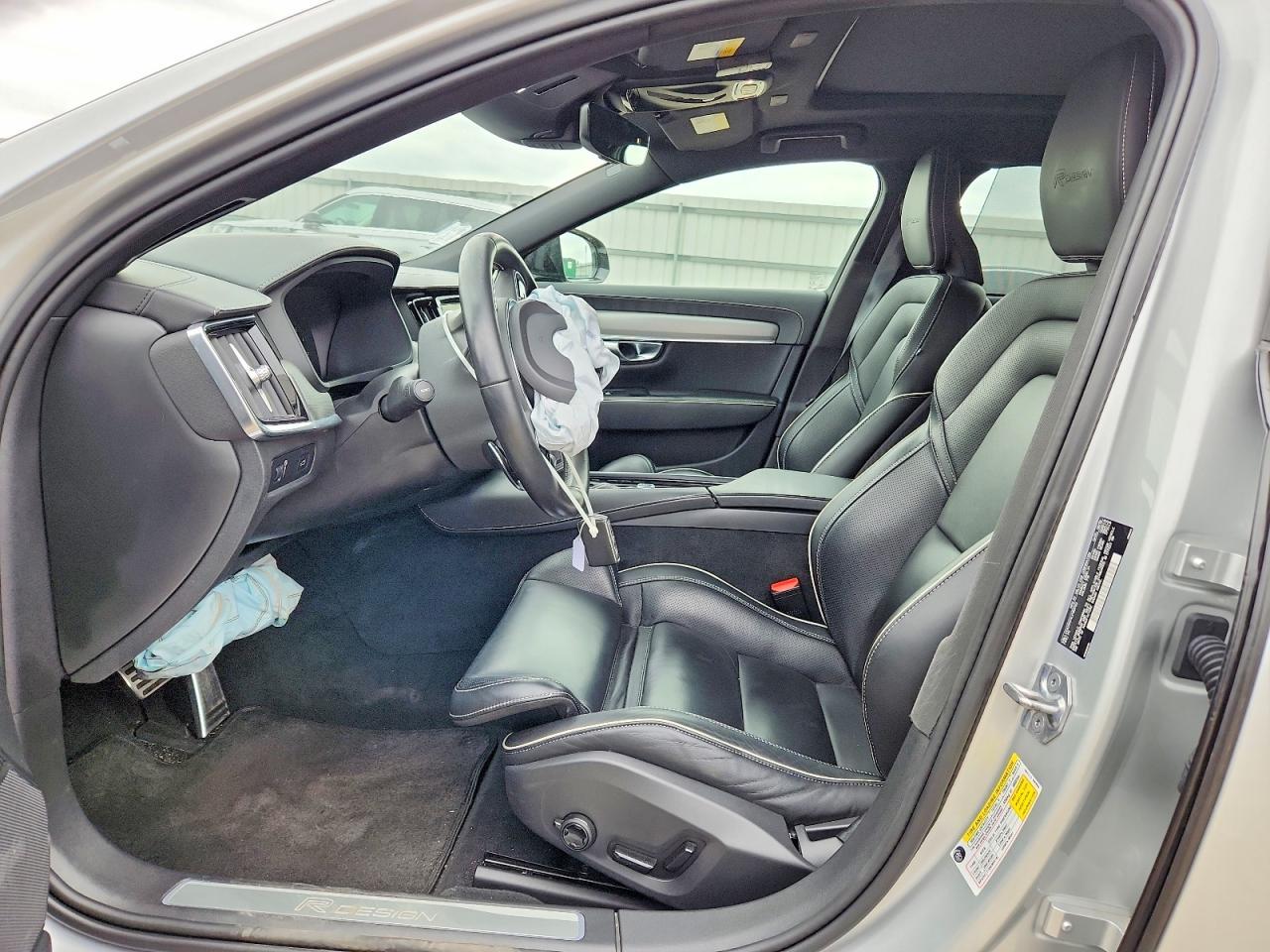 2020 VOLVO S90