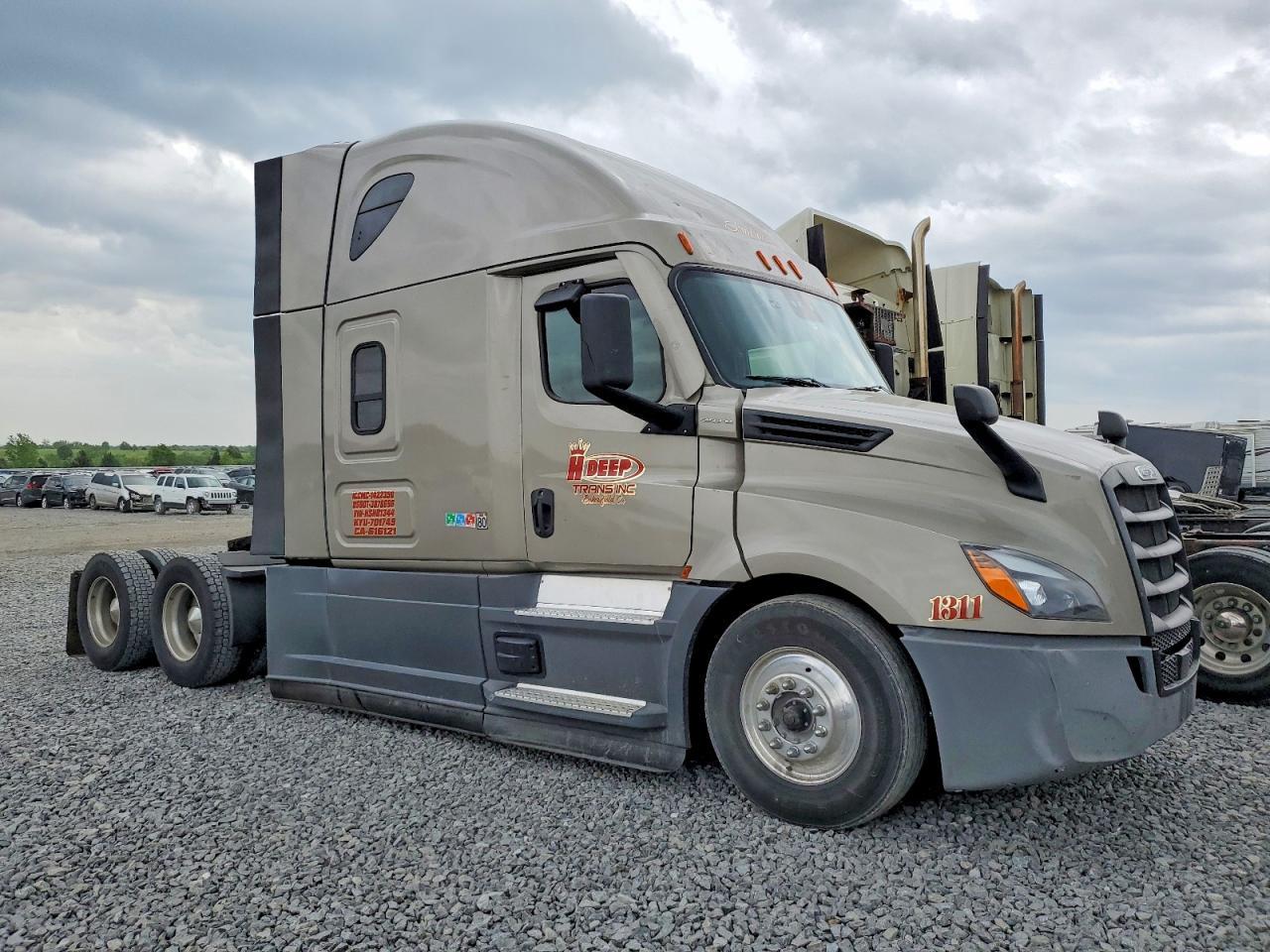 2022 FREIGHTLINER CASCADIA 126
