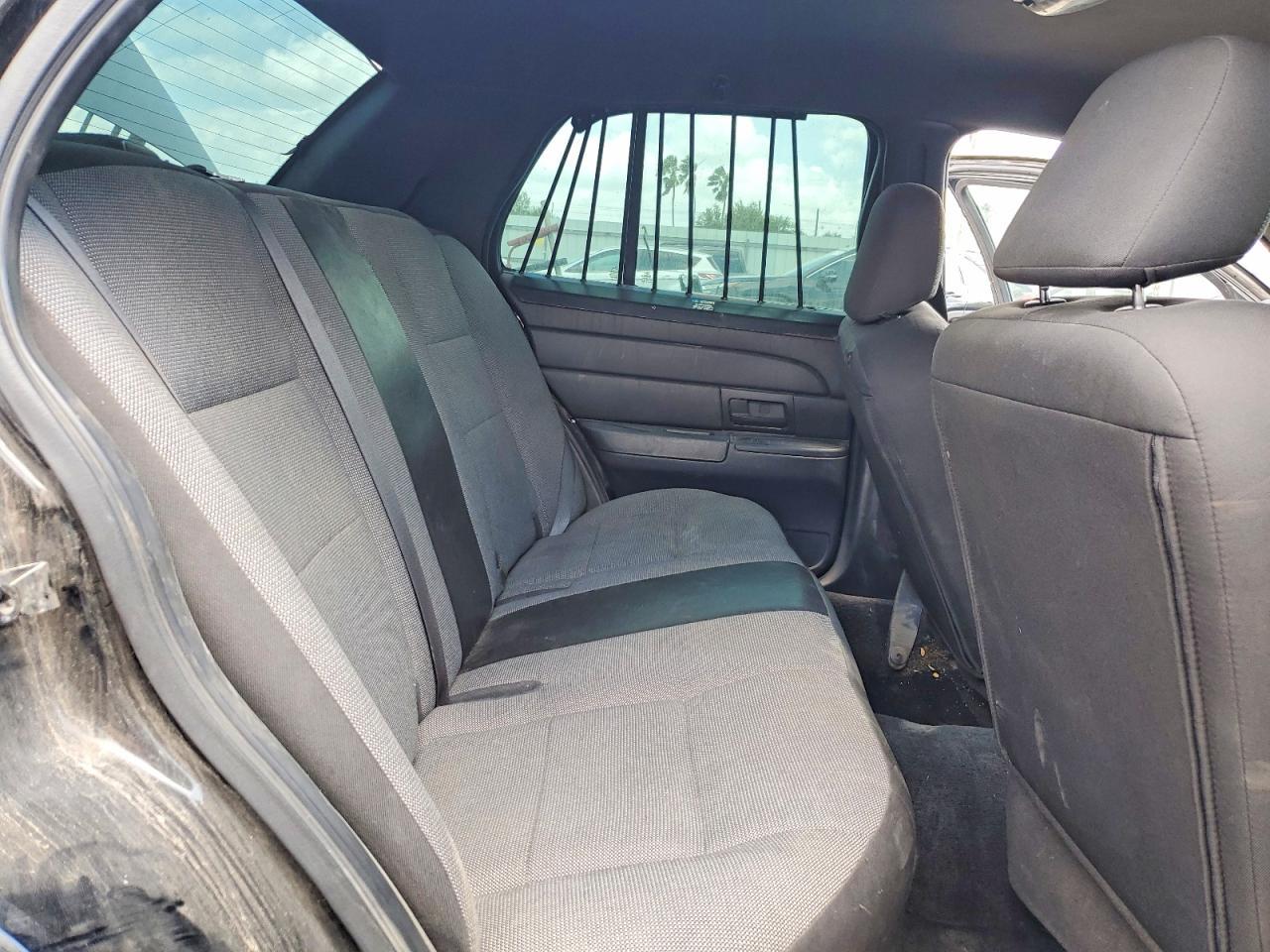 2010 FORD Crown Victoria