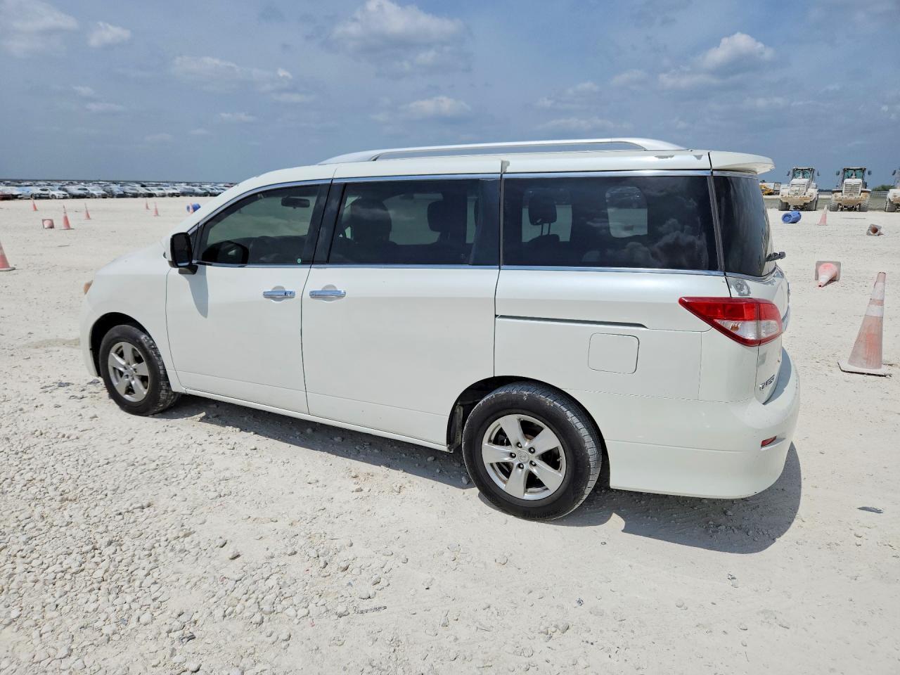 2016 NISSAN Quest