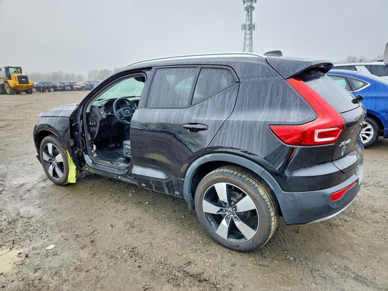 2020 VOLVO XC40