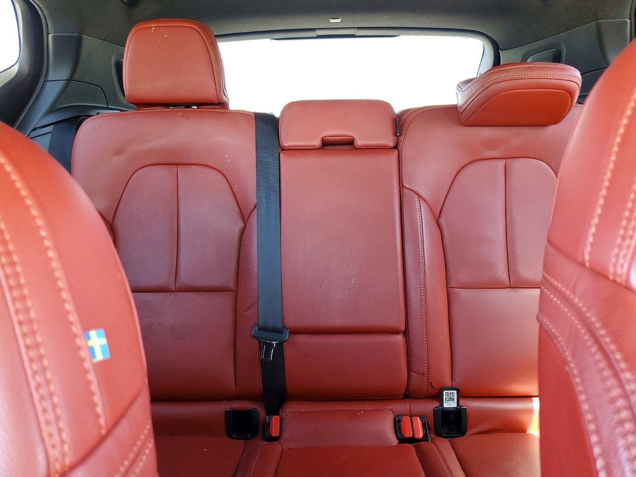 2019 VOLVO XC40