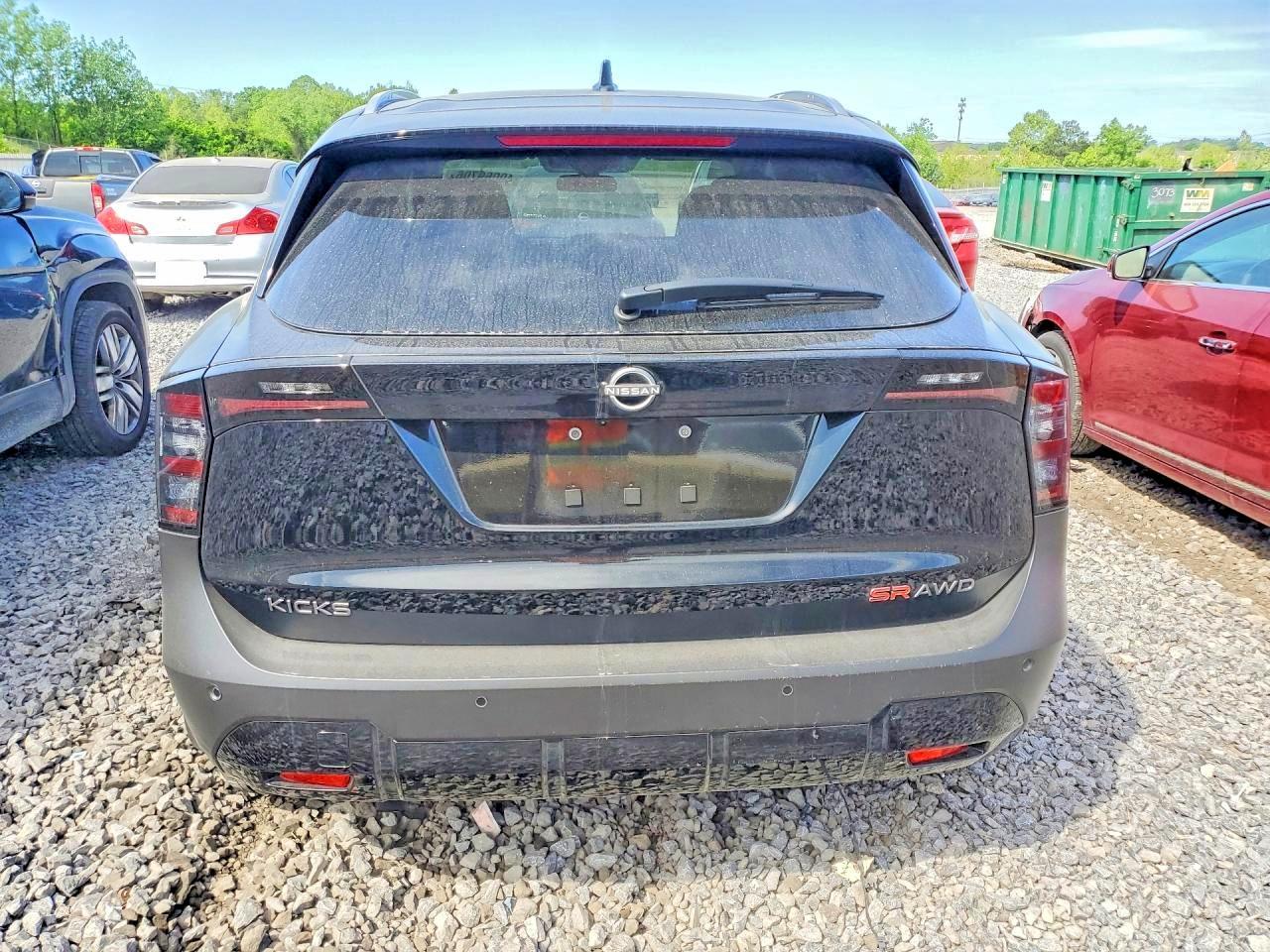 2025 NISSAN KICKS
