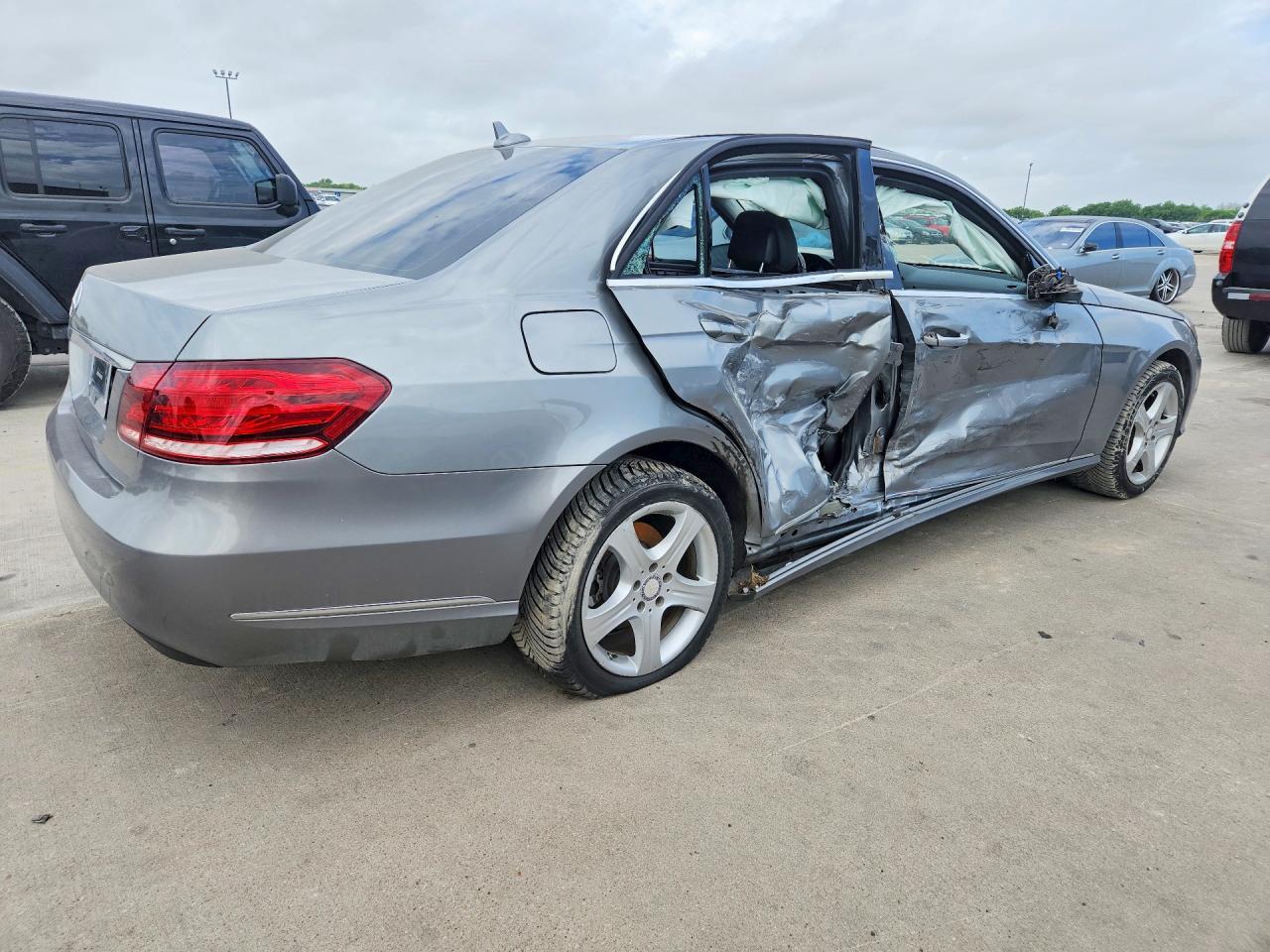 2014 MERCEDES-BENZ E-Class