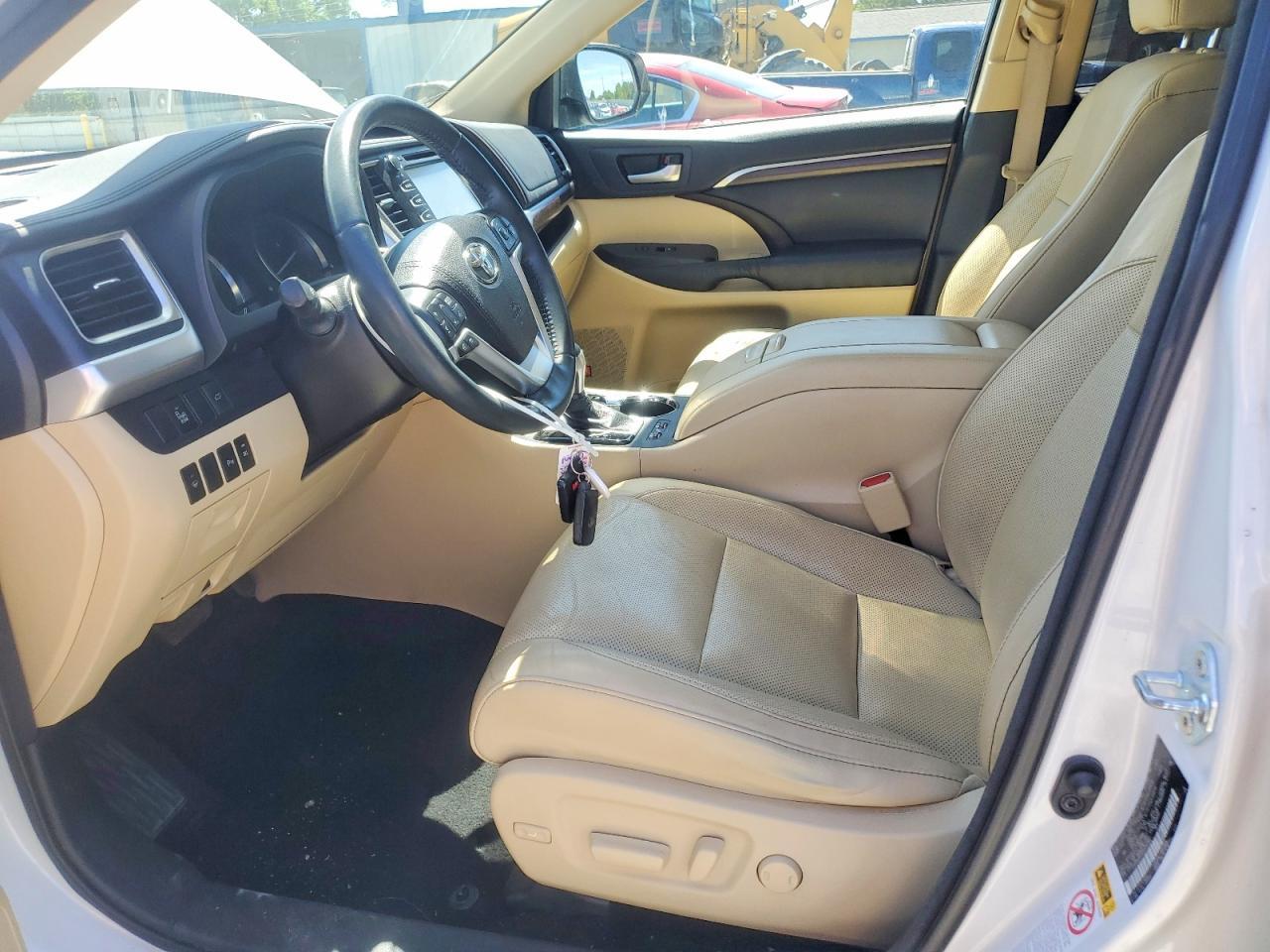 2016 TOYOTA HIGHLANDER