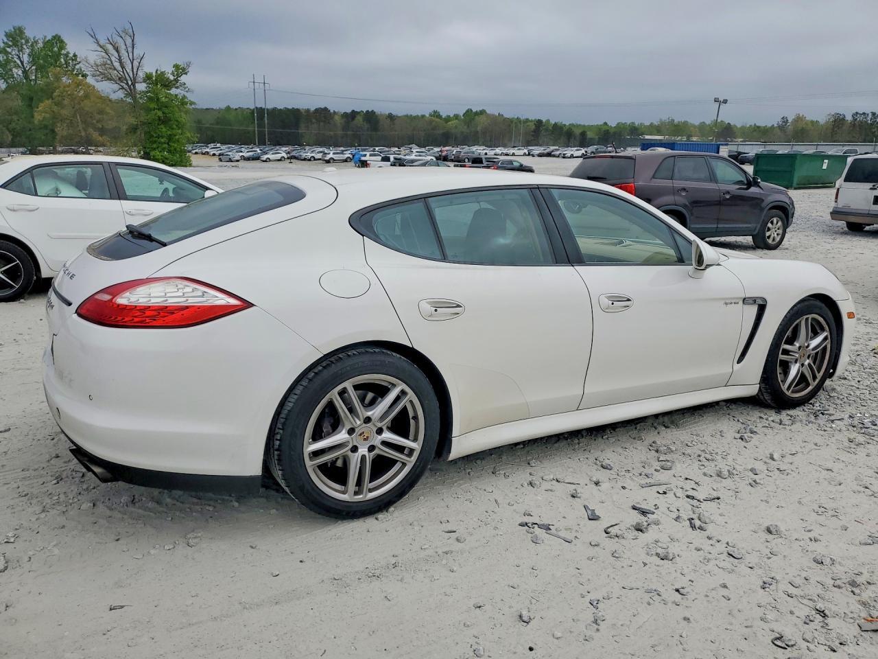2012 PORSCHE Panamera