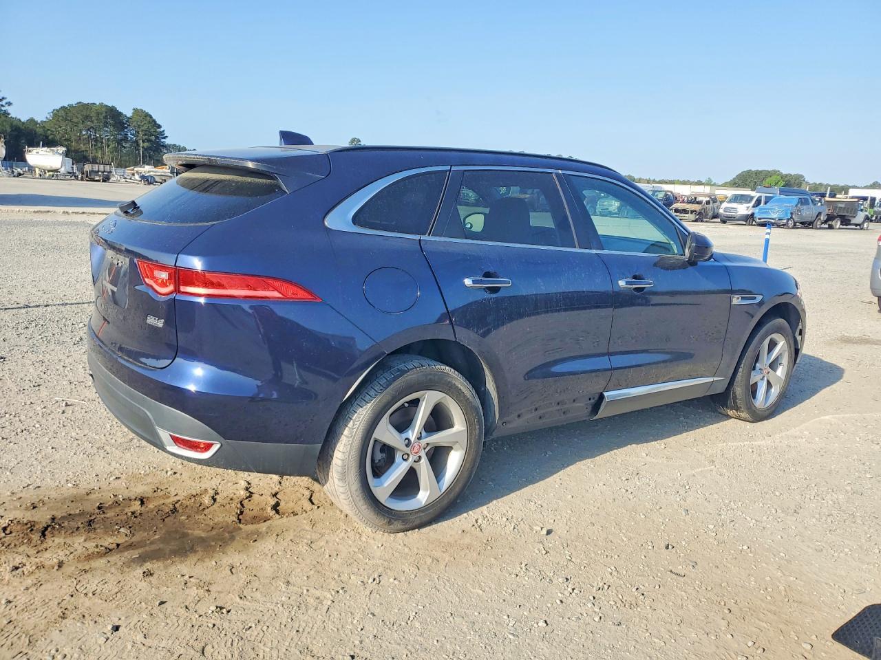 2017 JAGUAR F-Pace