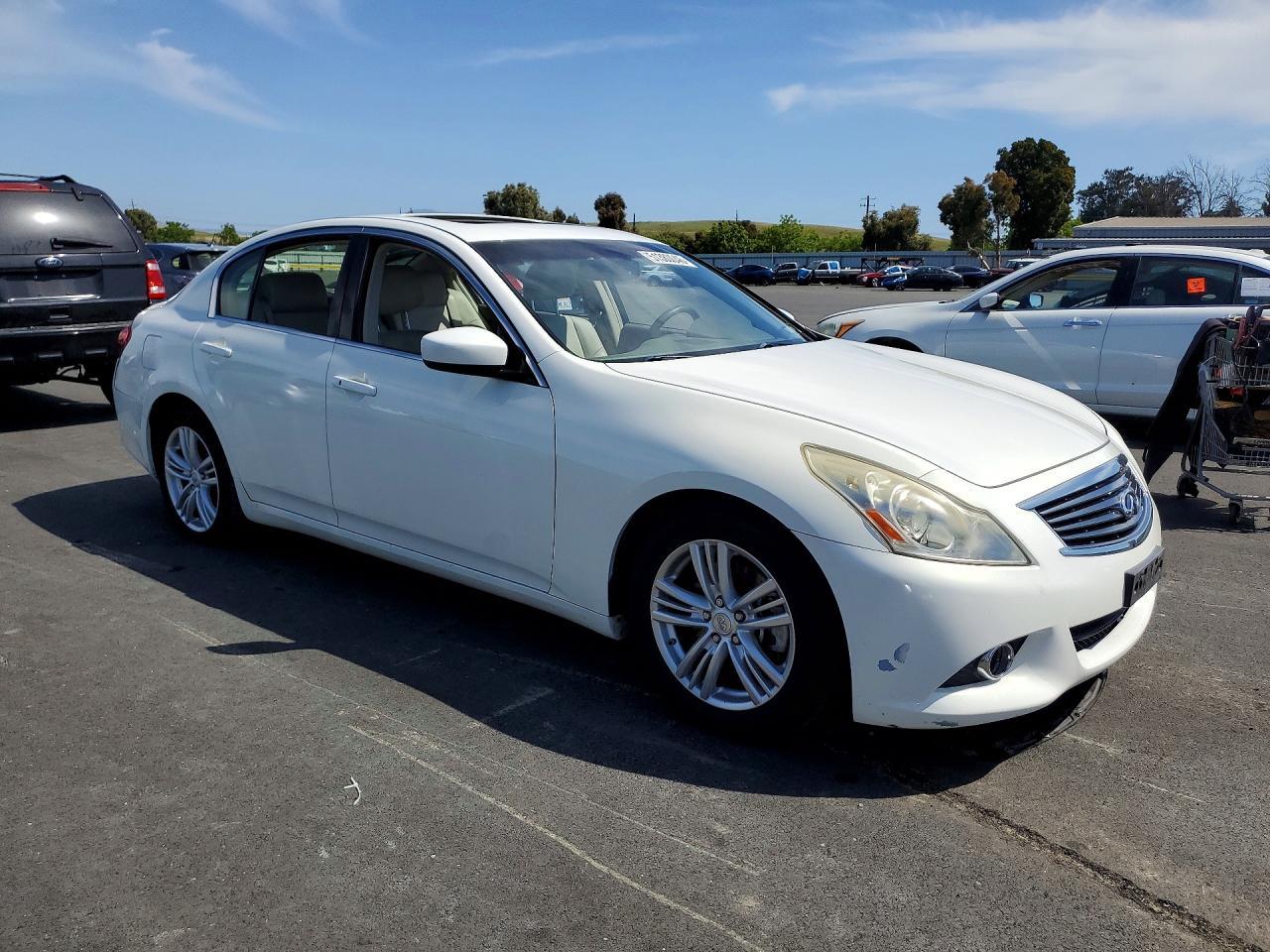 2013 INFINITI G37