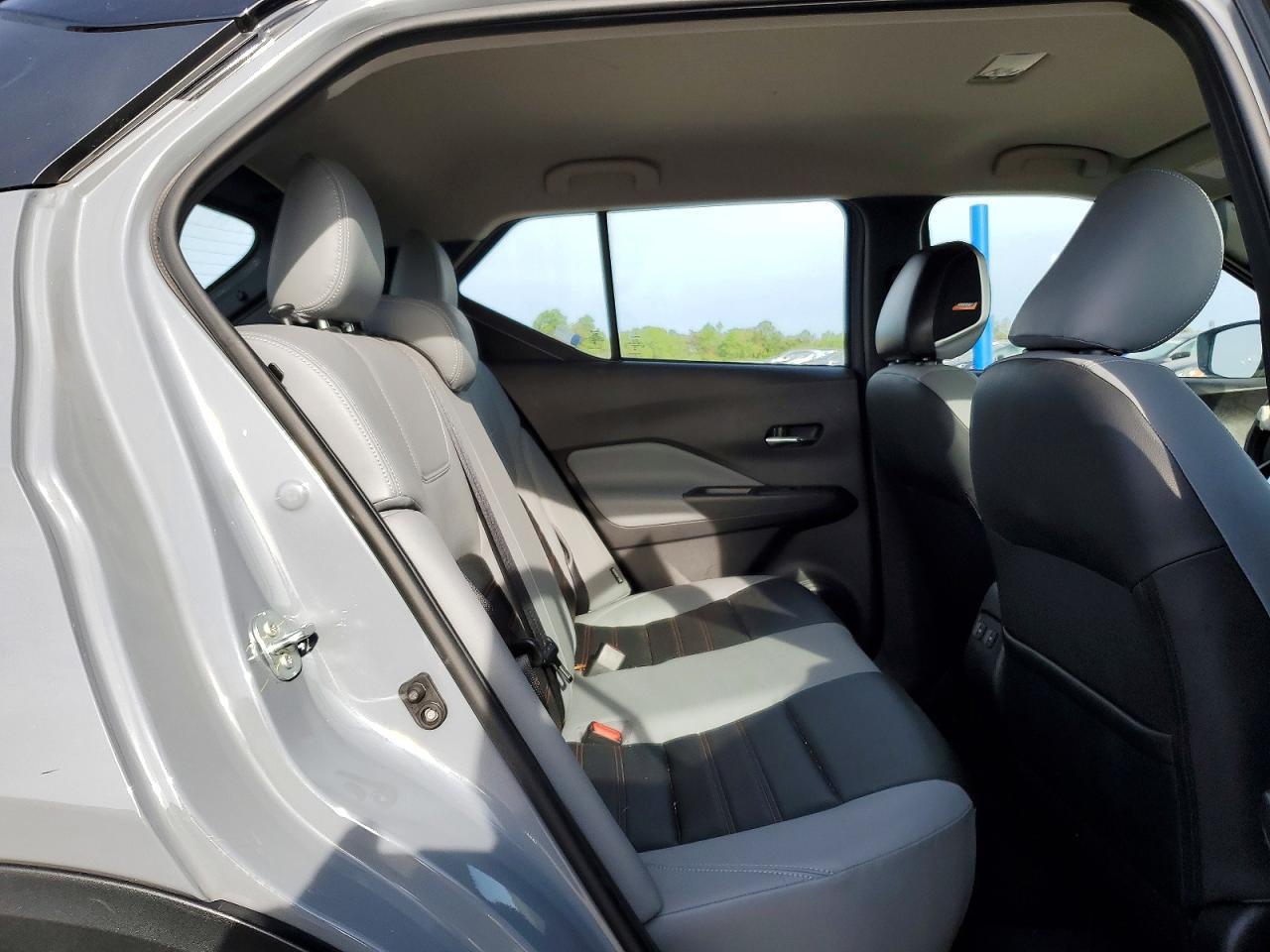 2024 NISSAN KICKS