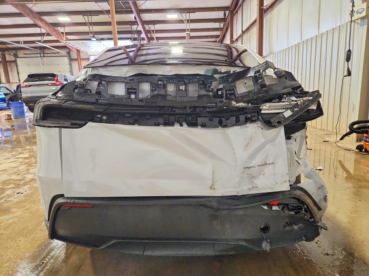 2026 TESLA MODEL Y