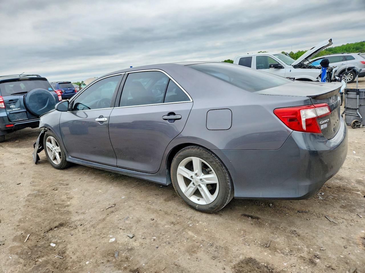 2014 TOYOTA CAMRY