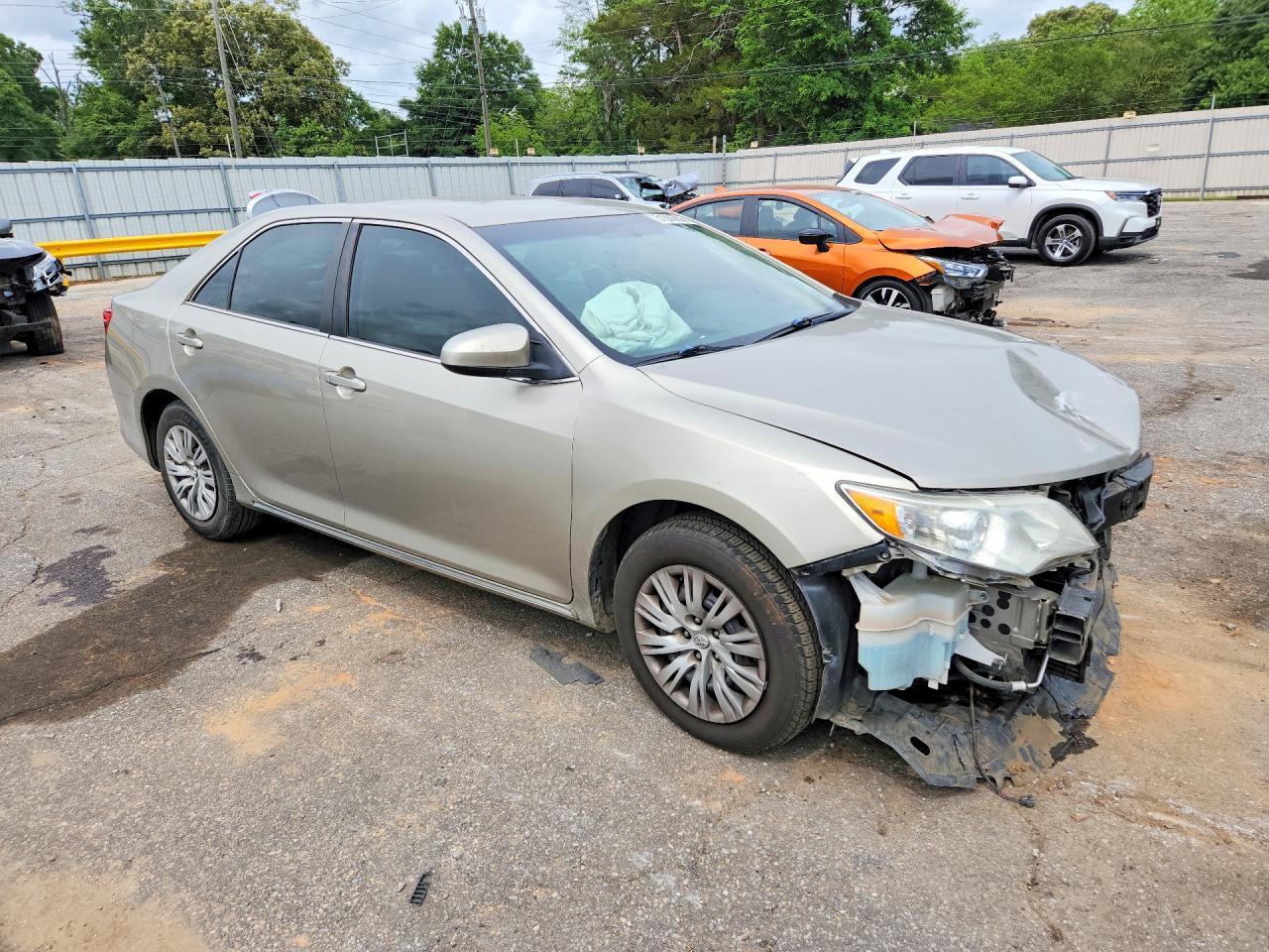 2014 TOYOTA CAMRY