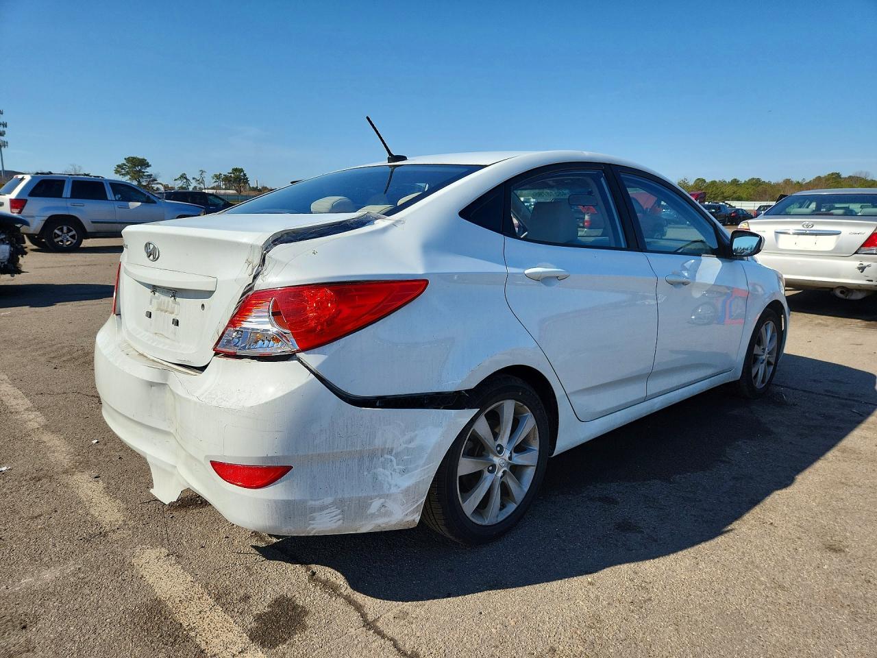 2012 HYUNDAI ACCENT