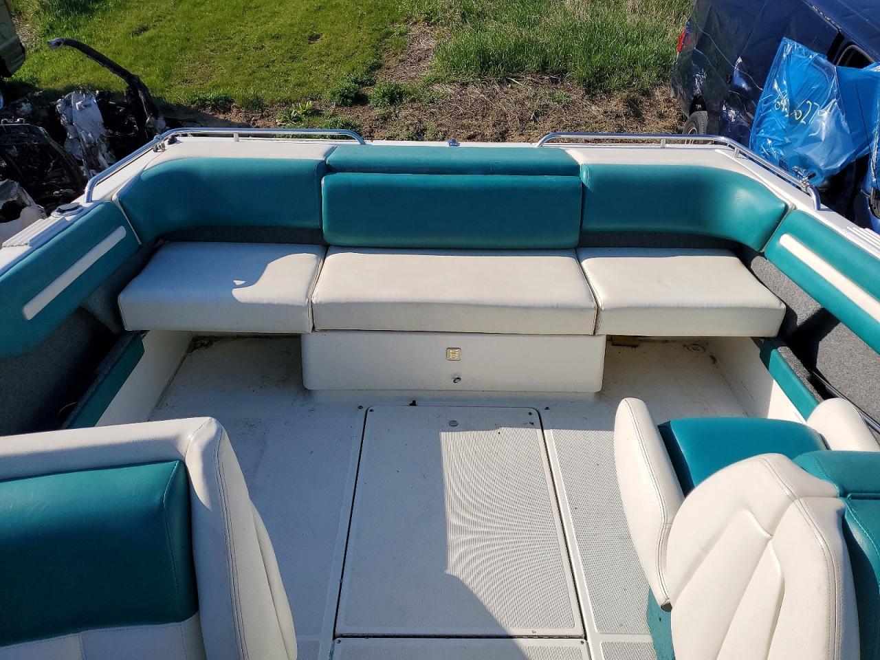 1989 Slickcraft 268sc