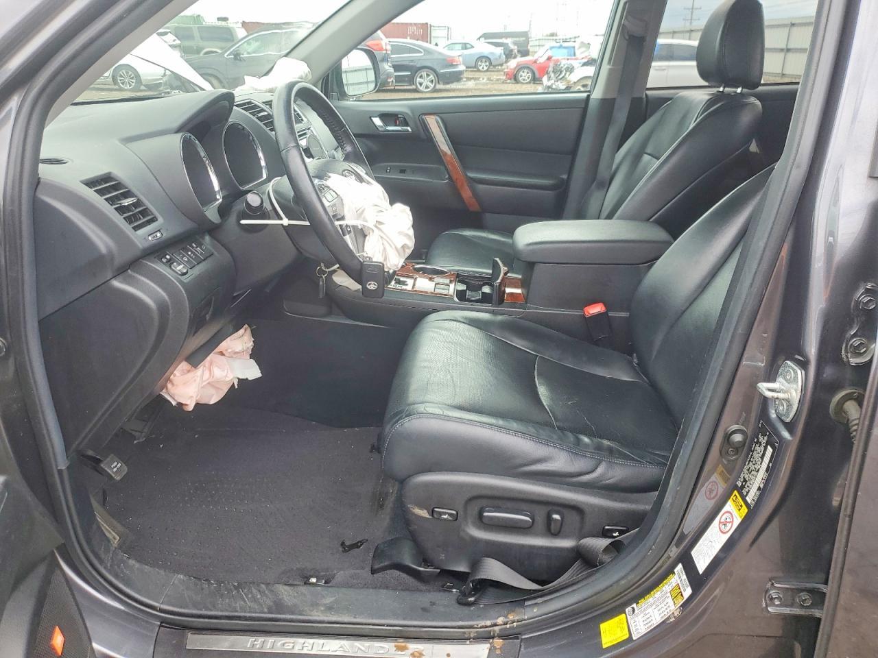 2013 TOYOTA HIGHLANDER