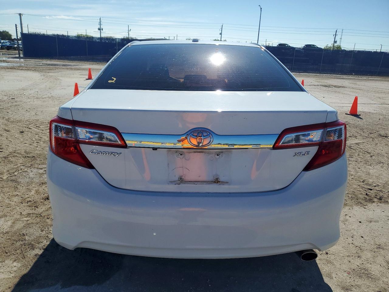 2014 TOYOTA CAMRY