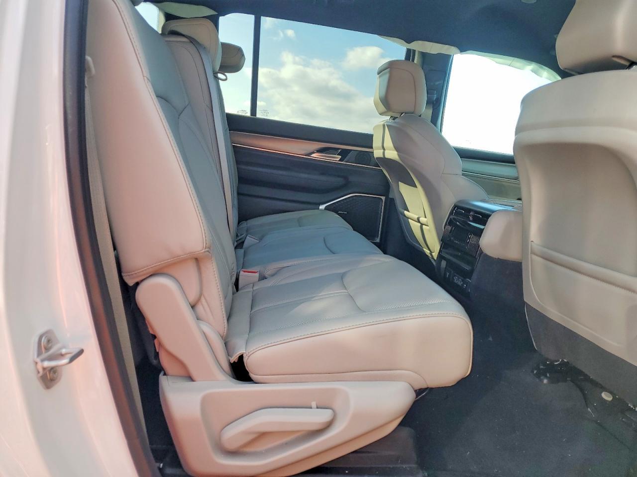 2025 JEEP Wagoneer
