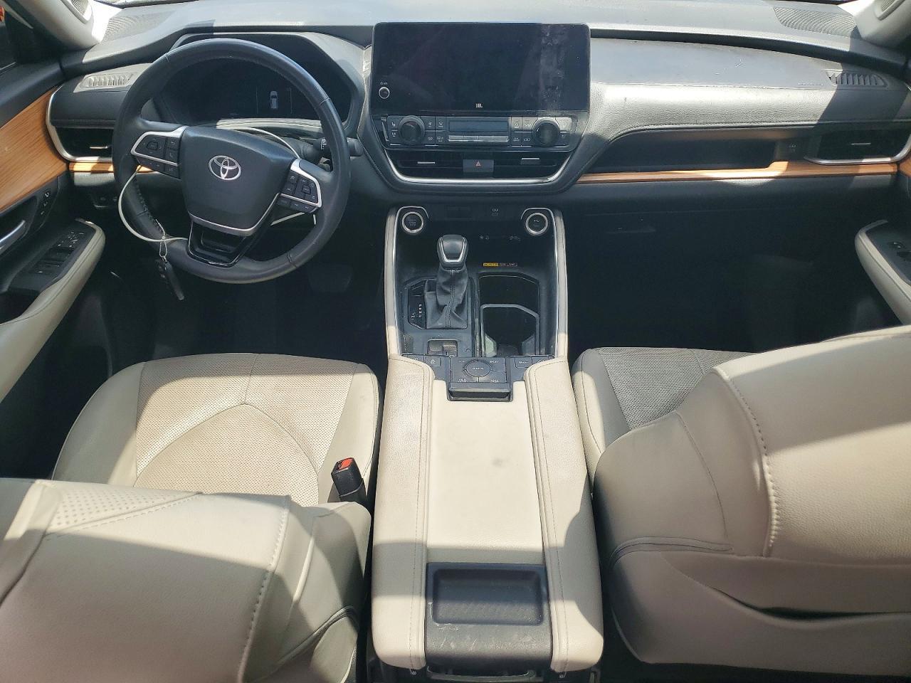 2024 TOYOTA HIGHLANDER