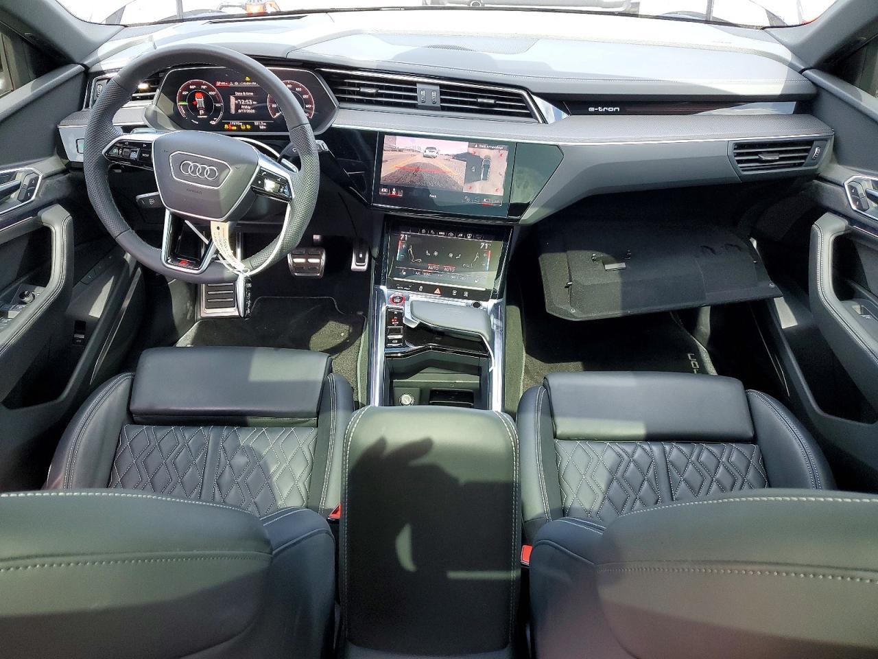 2024 AUDI SQ8