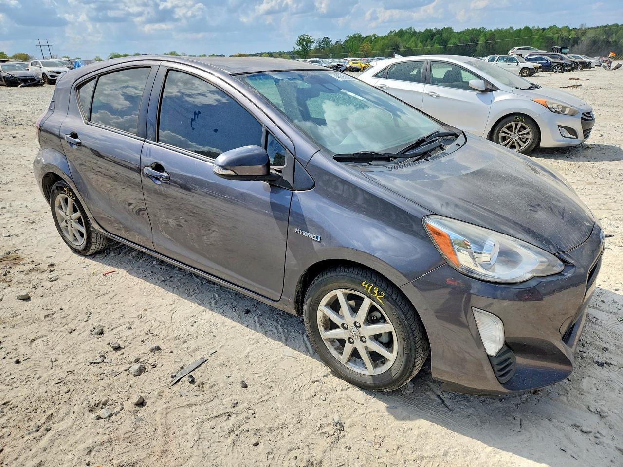 2016 TOYOTA Prius c