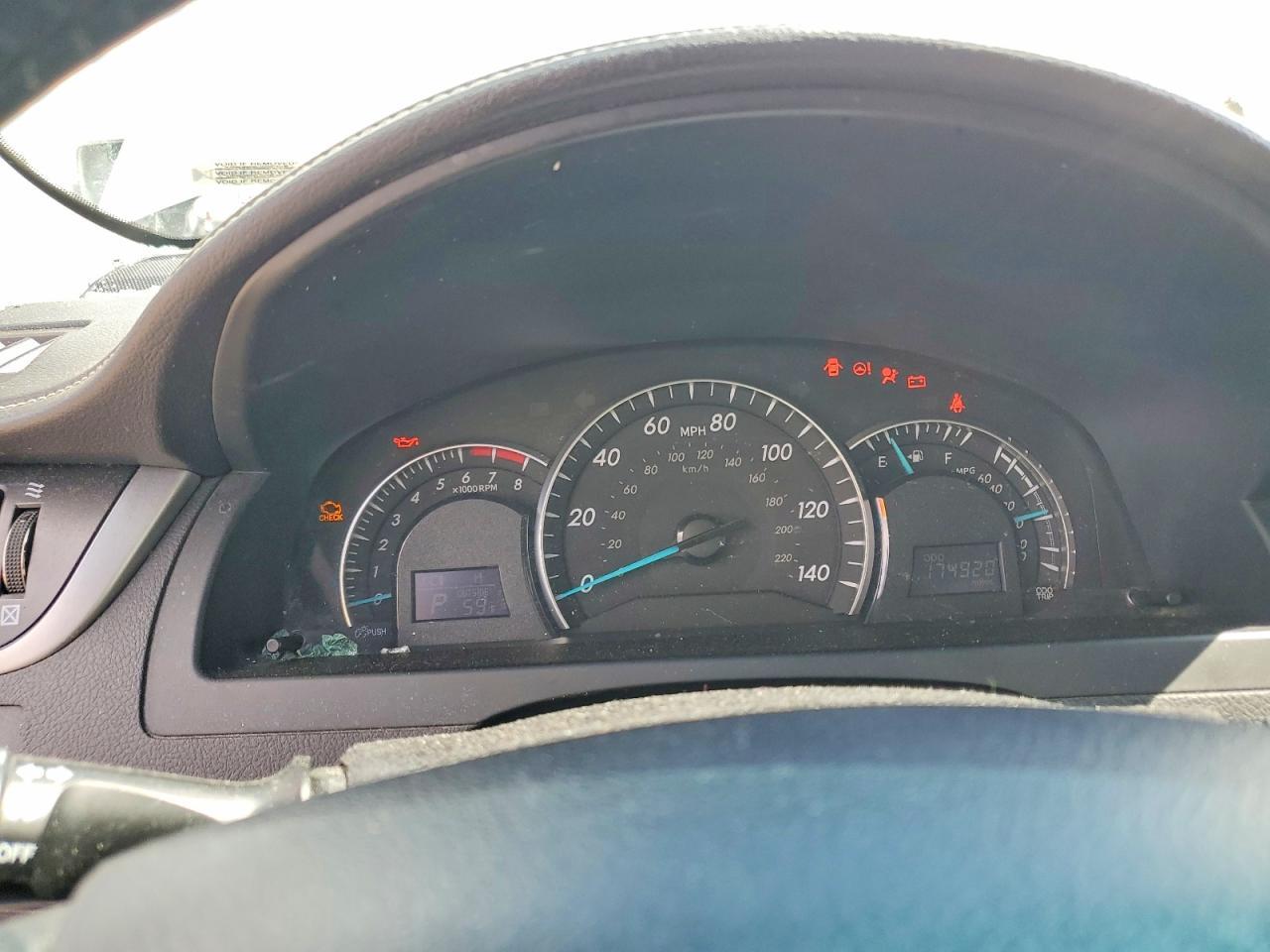 2014 TOYOTA CAMRY