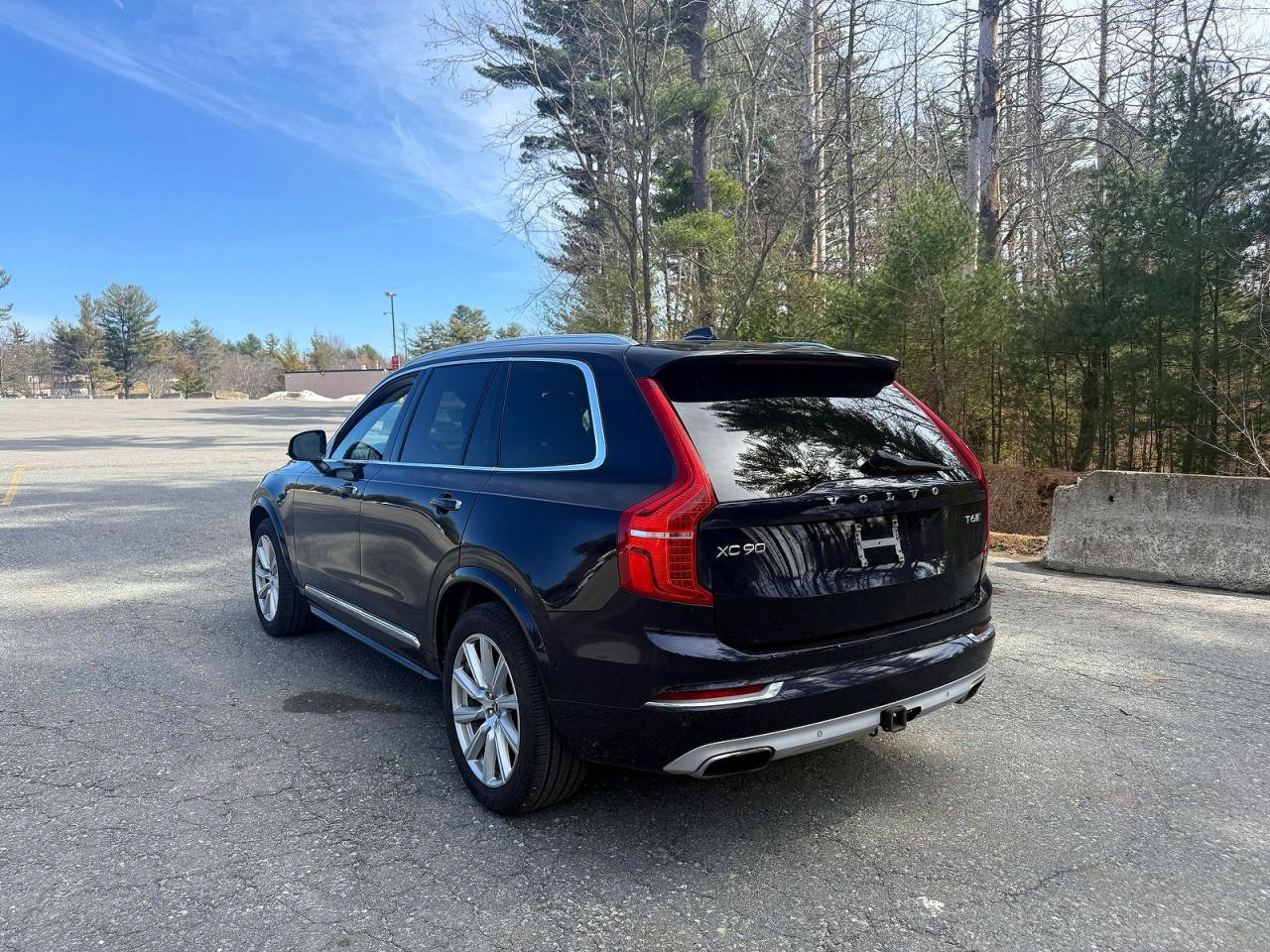 2016 VOLVO XC90