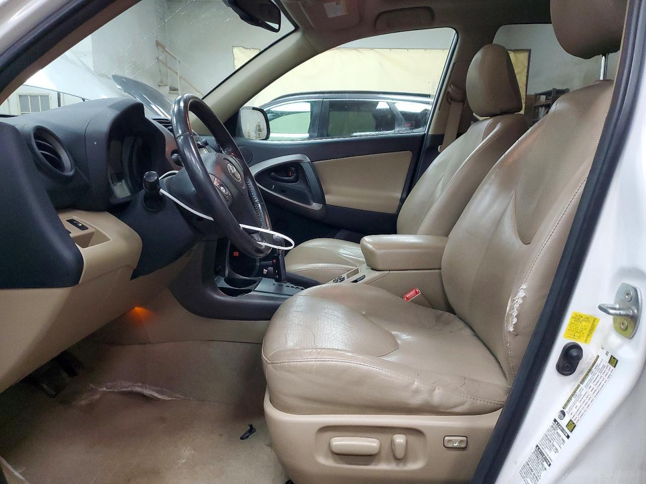2011 TOYOTA RAV4