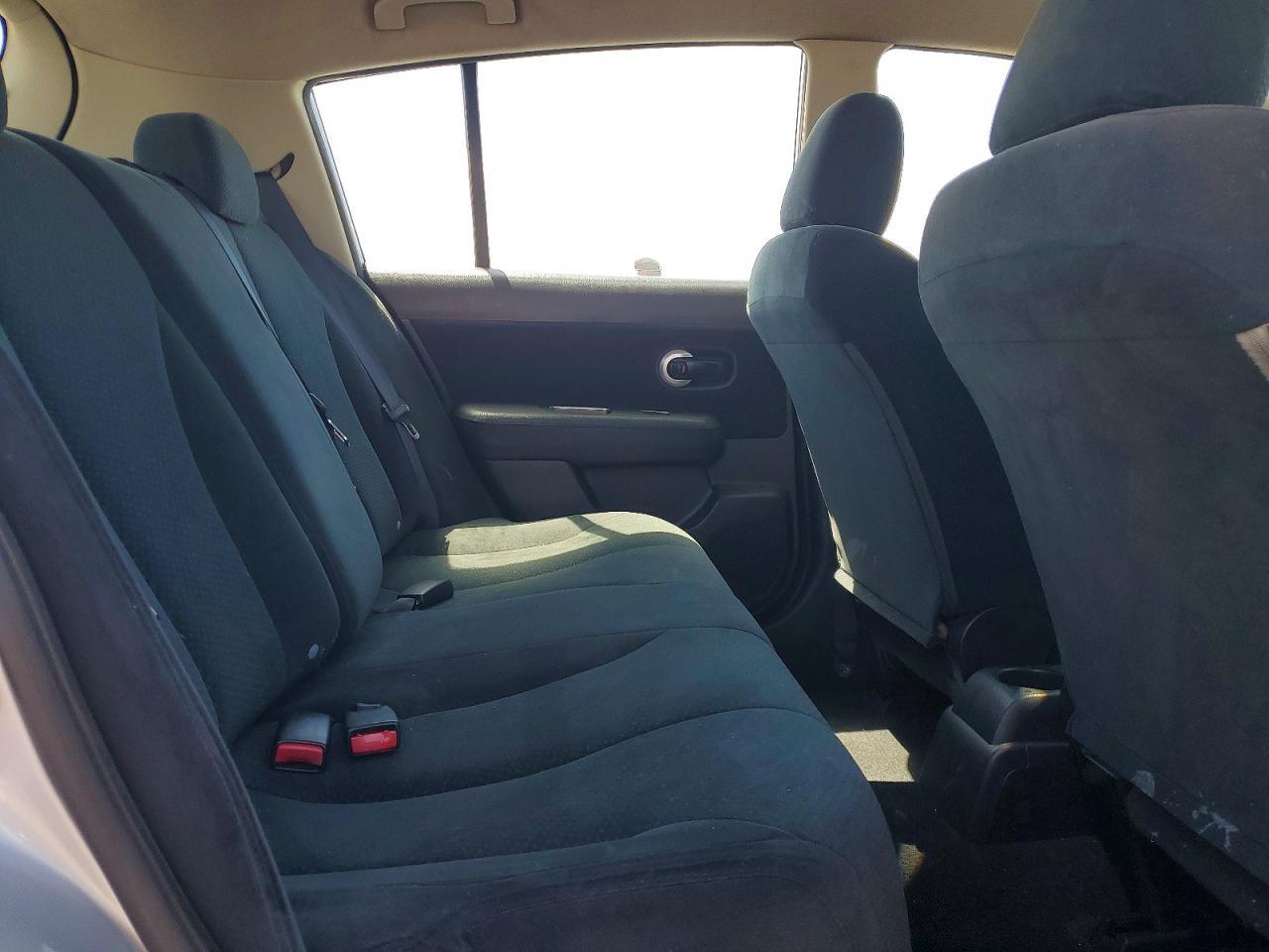 2010 NISSAN VERSA
