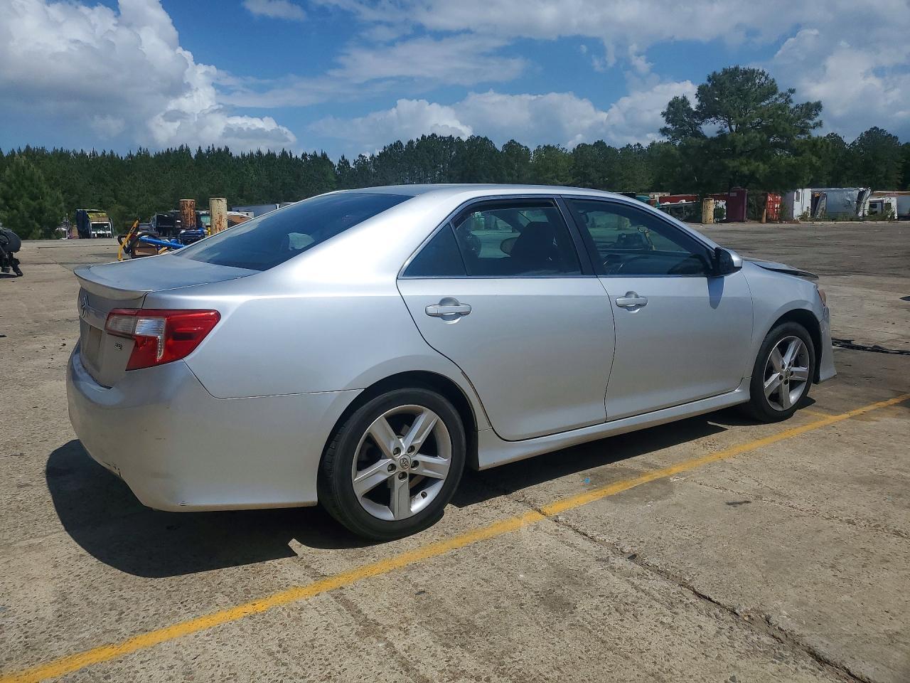 2014 TOYOTA CAMRY