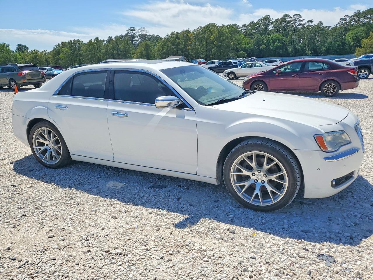 2011 CHRYSLER 300