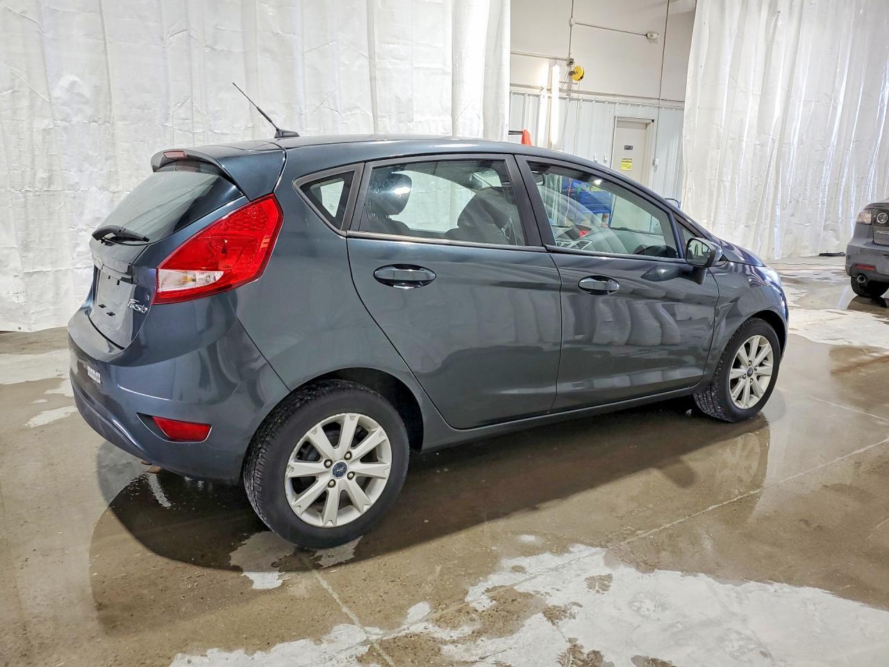 2011 FORD Fiesta