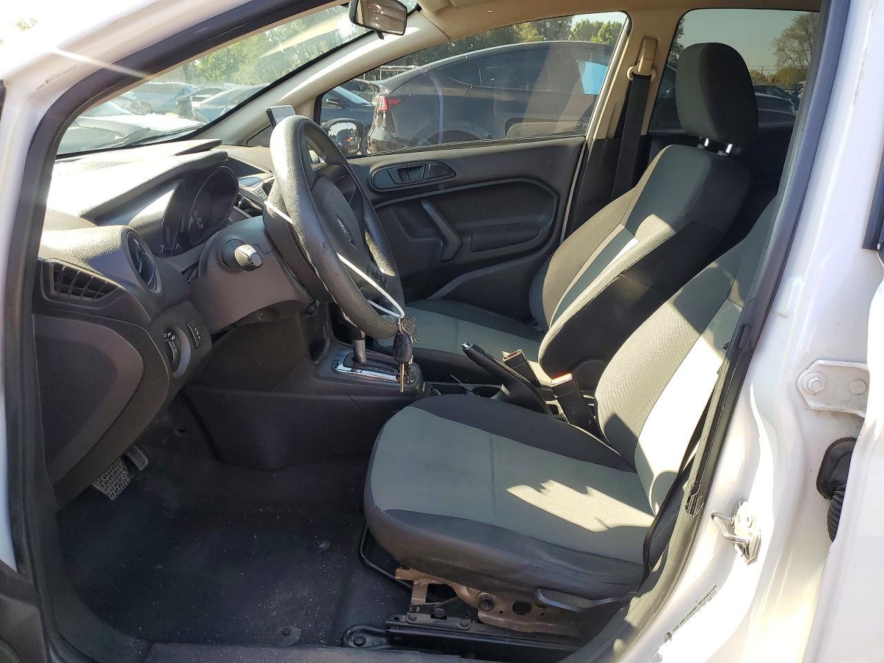 2015 FORD Fiesta