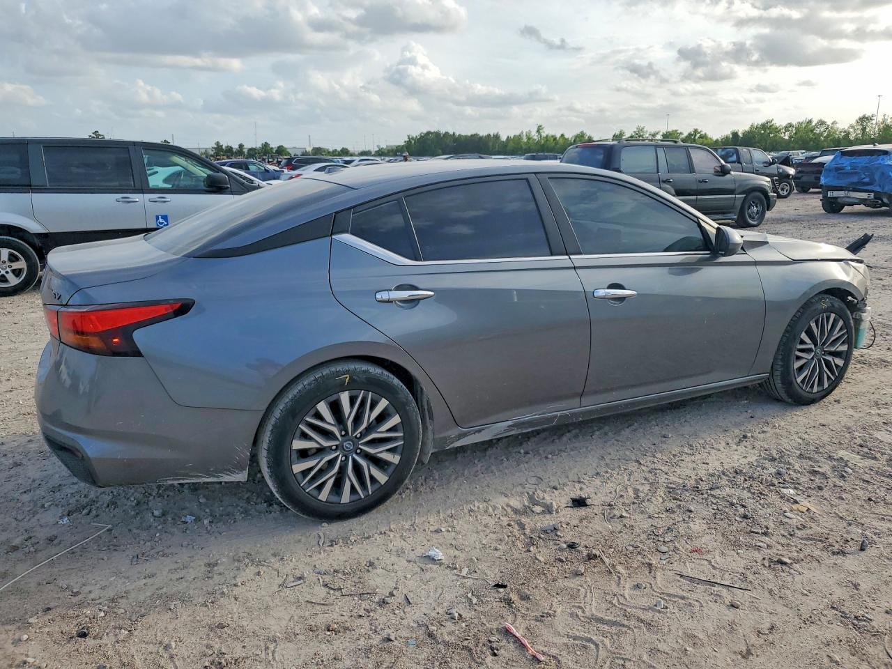 2023 NISSAN ALTIMA