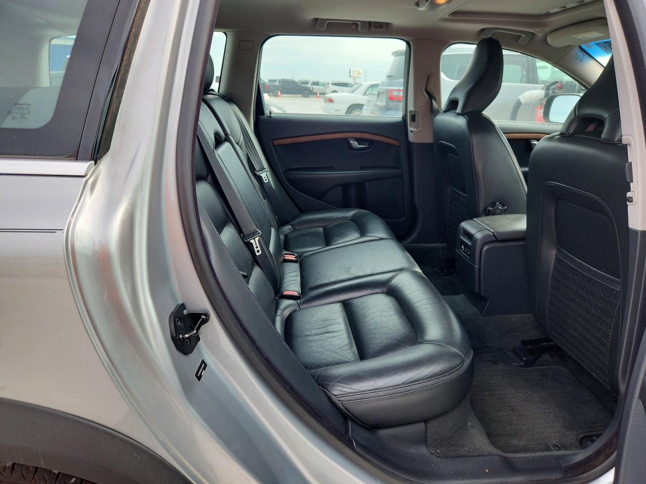 2010 VOLVO XC70