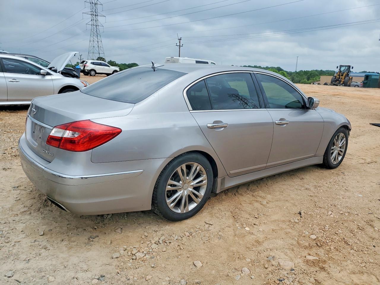 2012 HYUNDAI GENESIS