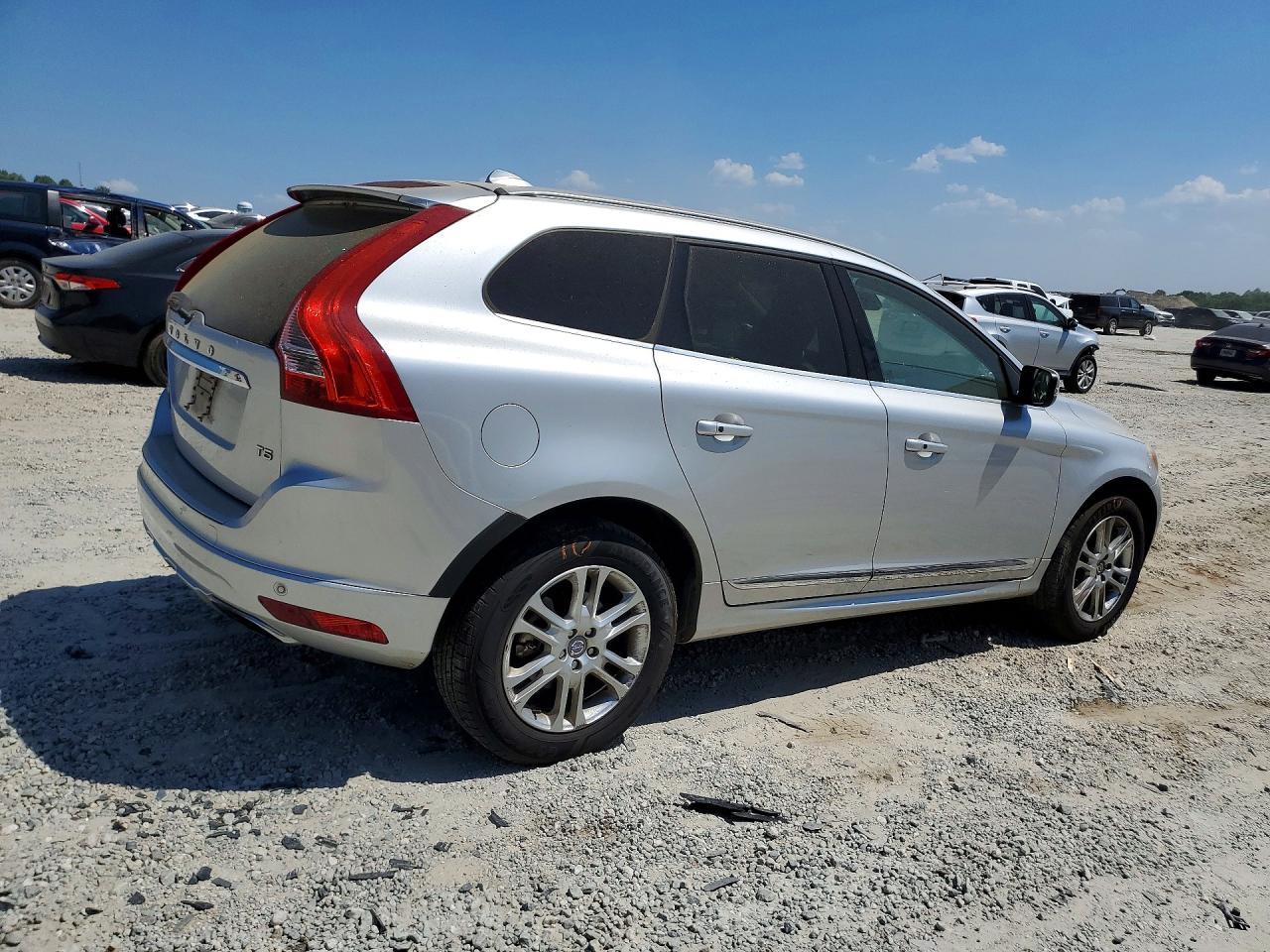 2015 VOLVO XC60