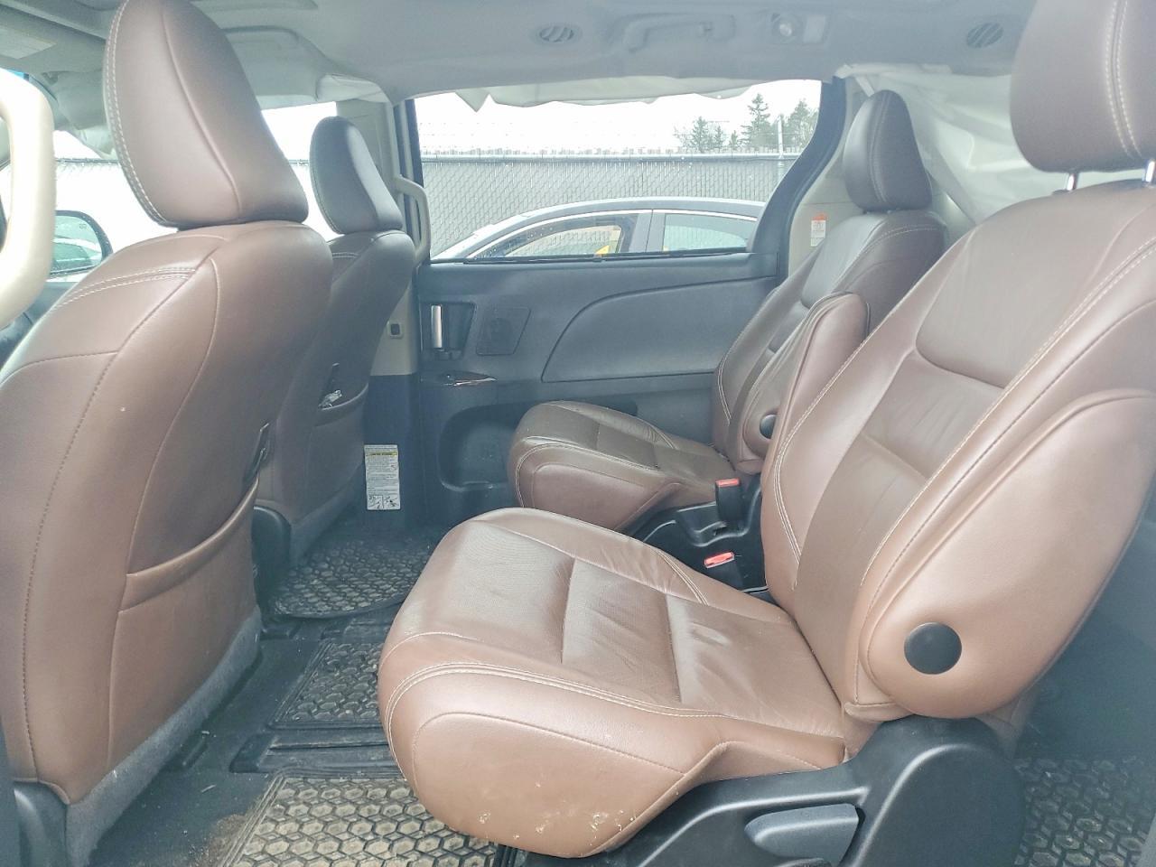 2017 TOYOTA SIENNA