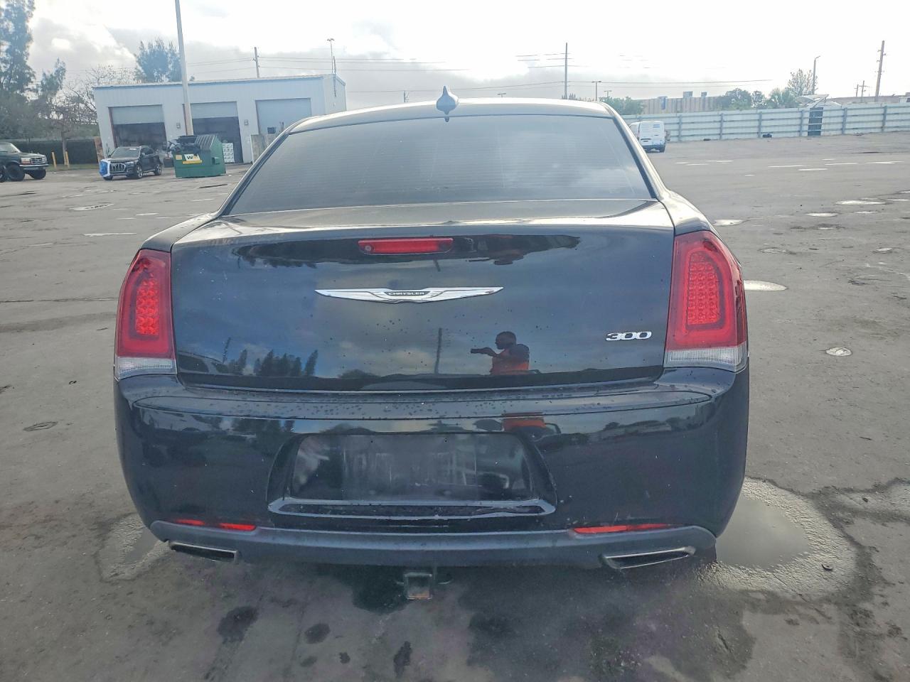 2019 CHRYSLER 300