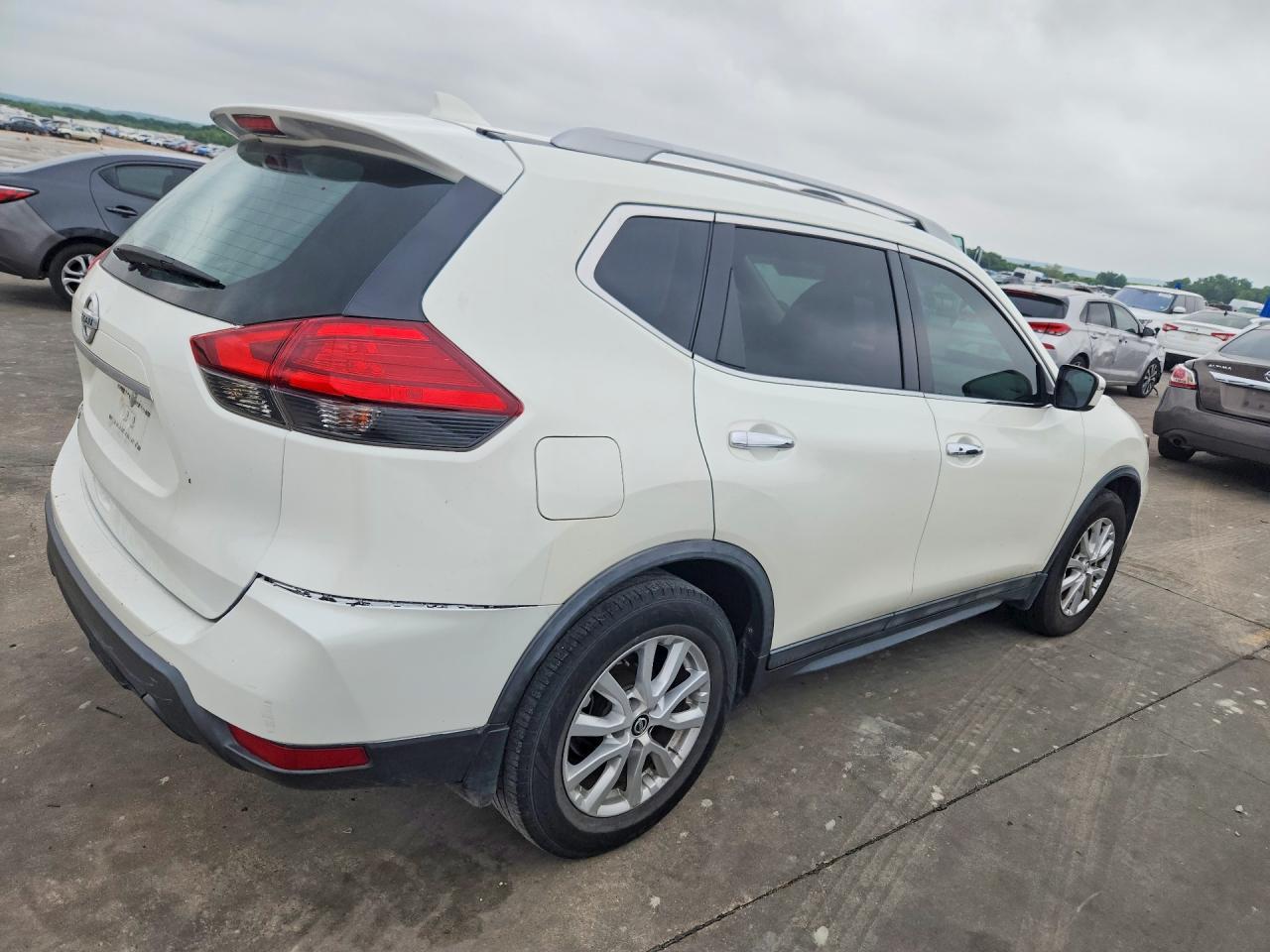 2017 NISSAN ROGUE
