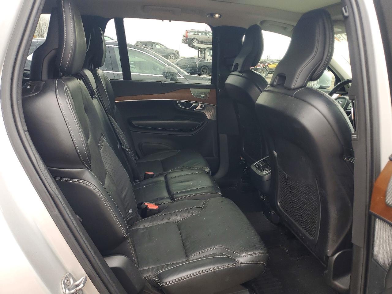 2019 VOLVO XC90