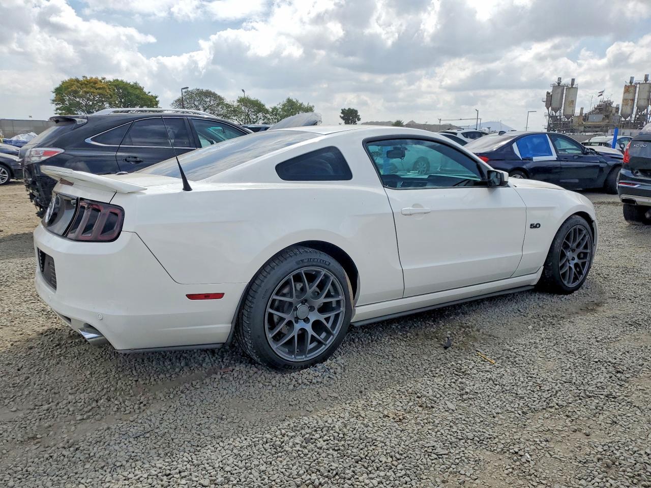 2013 FORD MUSTANG